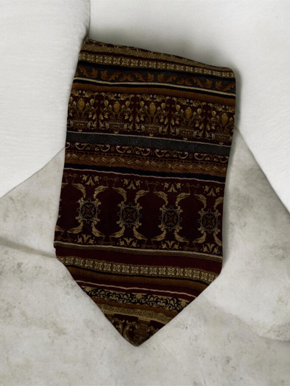 Vintage Roundtree & Yorke Silk Tie Burgundy Brown Baroque Pattern